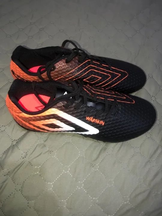 Chuteiras de Futebol Umbro - Tamanho 41