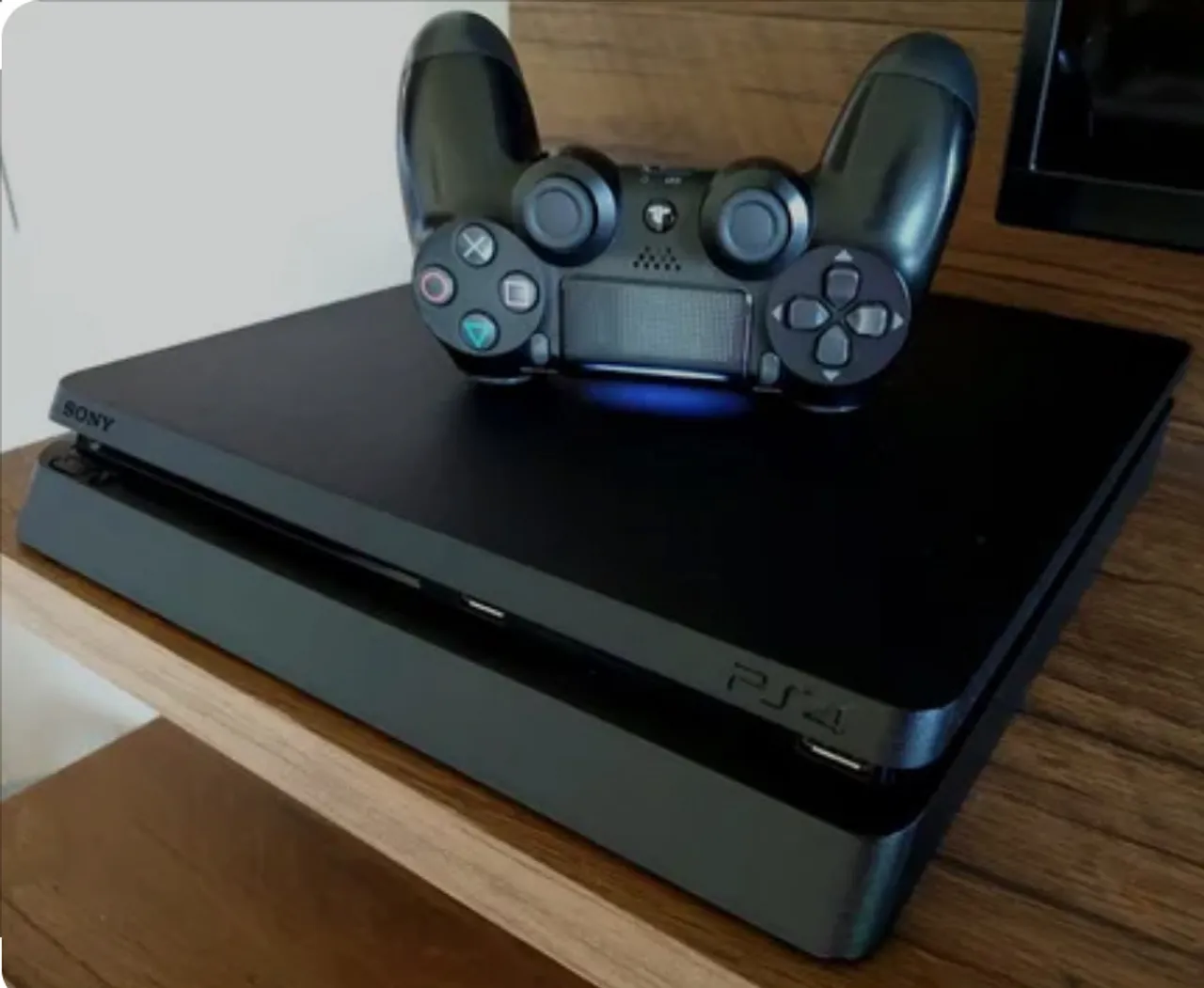PlayStation 4 Slim