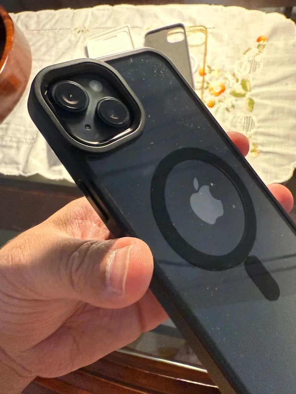 iPhone 14 Plus 128 giga com caixa, capas e bateria 90% - Foto 5
