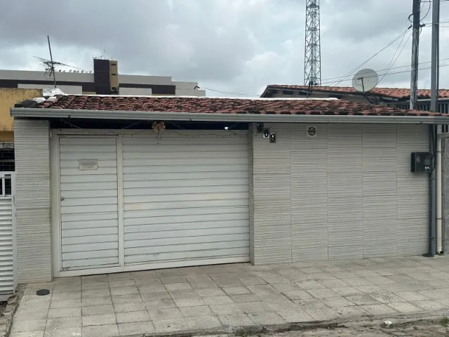 Casa em Jaguaribe com piscina e 03 quartos, sendo 01 suíte + DCE.