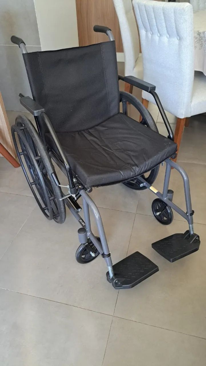 Cadeira de rodas - Foto 4