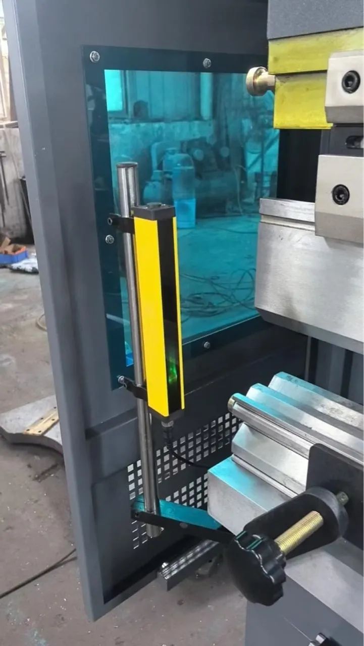 Dobradeira industrial de 100T 3200mm - Foto 2