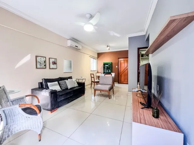 Edifício Capri - Vendo Apartamento Com 02 Quartos Sendo 01 Suite.