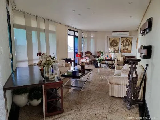 Cobertura no Edifício Walderez Simões 4 Suites 500m²