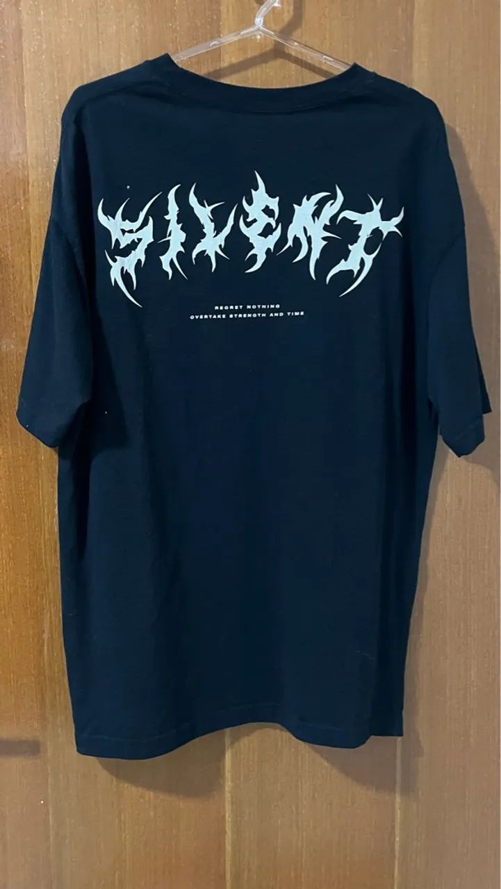 Camiseta oversized regret nothing  - Foto 3