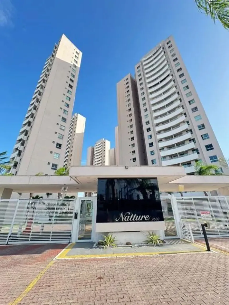 Apartamento com 2 dormitórios para alugar, 57 m² por R$ 3.200,00/mês - Candelária - Natal/