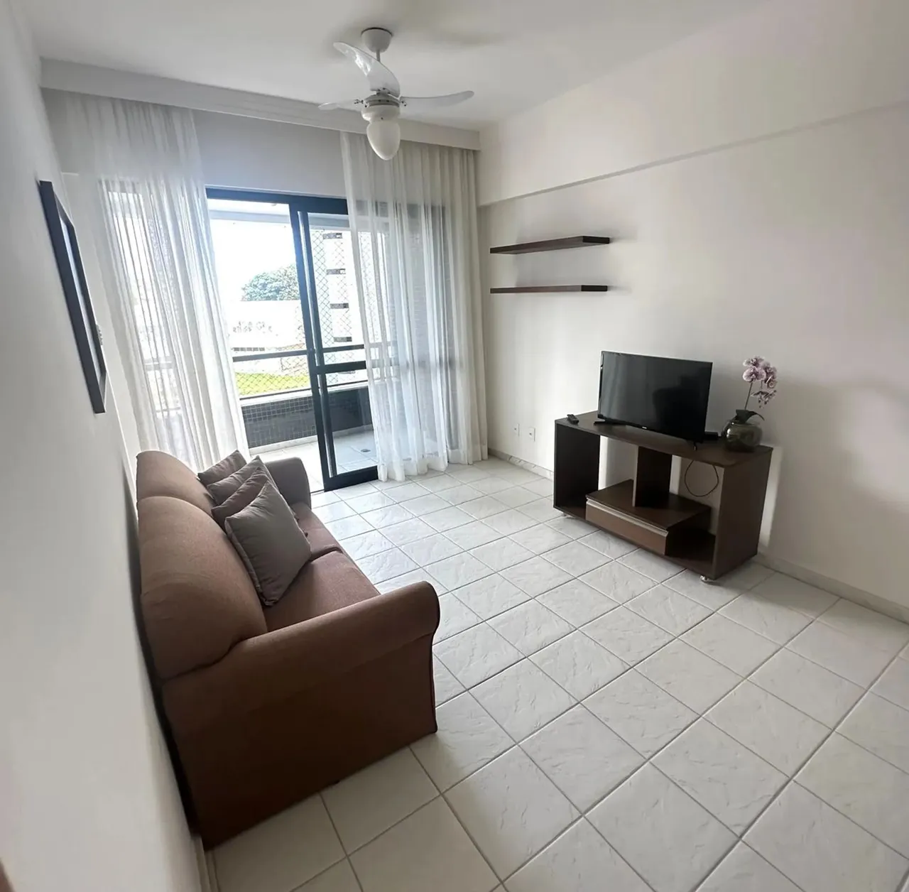 Alugo ou Vendo excelente quarto e sala com varanda e infra, Nascente, em Ondina