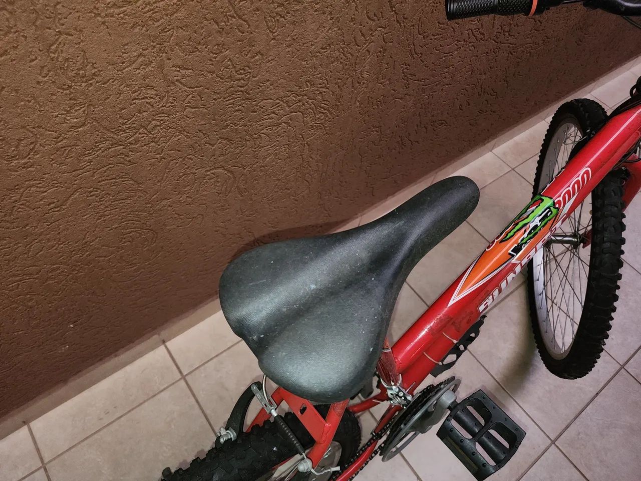 Bicicleta  aro 26 semi nova - Foto 5