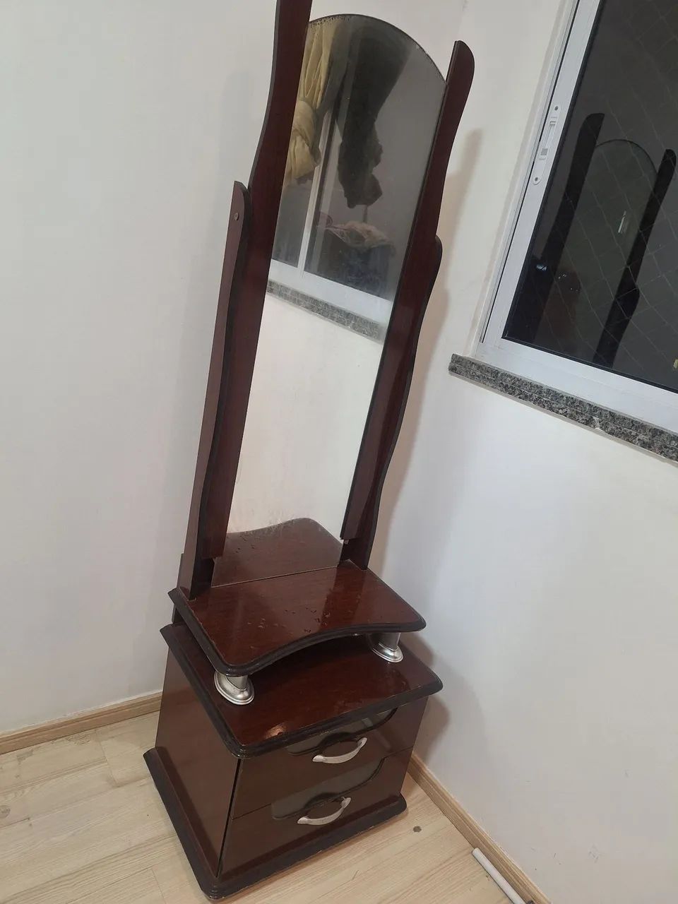 Espelho com gaveta 