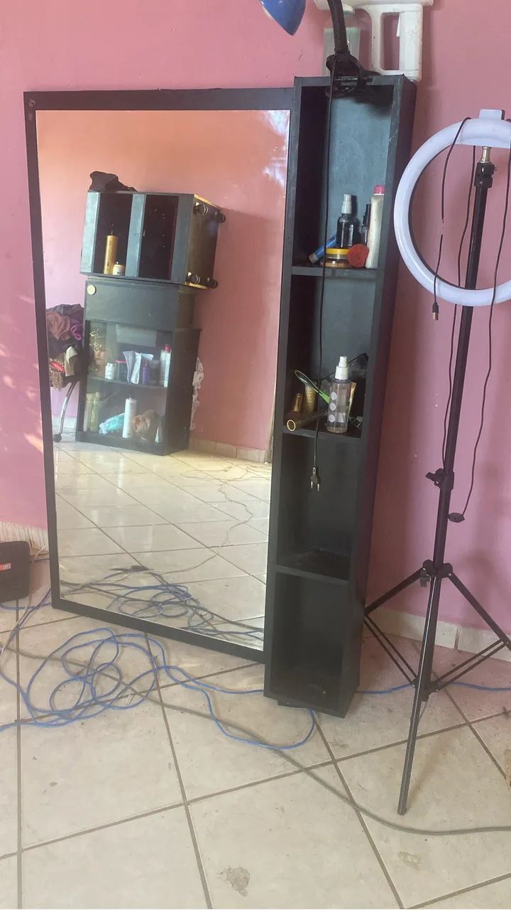 Um salão de cabeleireiro completo  - Foto 3