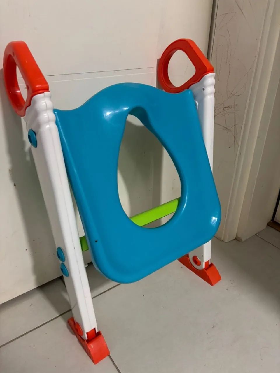 Vendo ótimo assento elevação para criança  - Foto 2