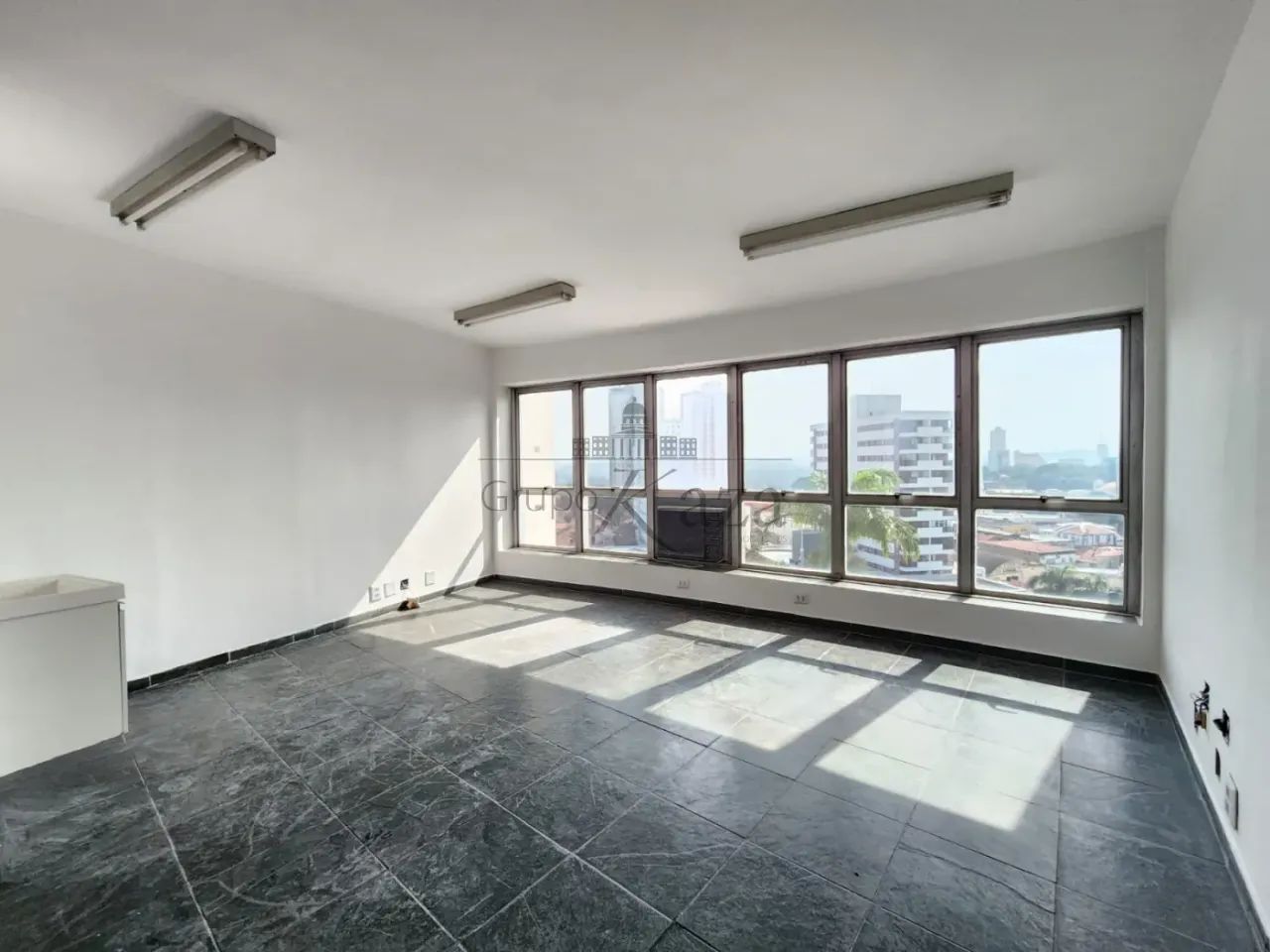Oportunidade - Sala Comercial - Centro - Edifício Saint James - 79m². - Foto 3