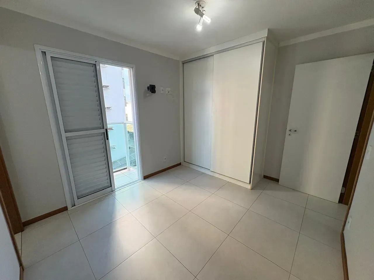 Edifício CAMBURI (Bauru/SP). Lindo apartamento com 1 suíte, 30m², completo em armários e v - Foto 2