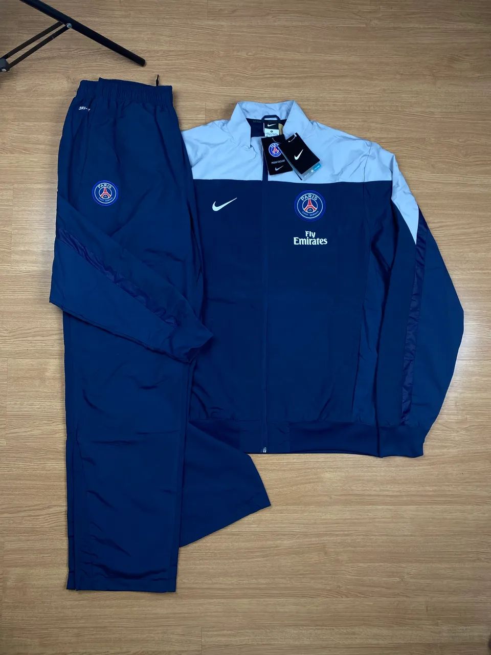 Conjunto raro do PSG na etiqueta desde 2013