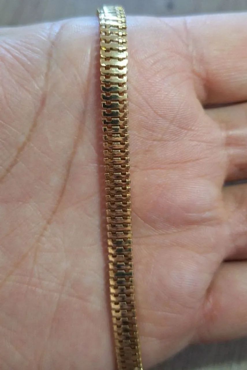 Colar lacraia dourado 