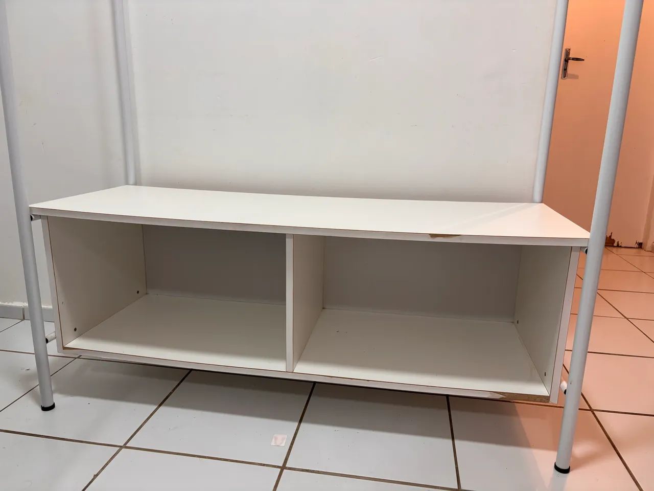 Cabideiro com 2 compartimentos 