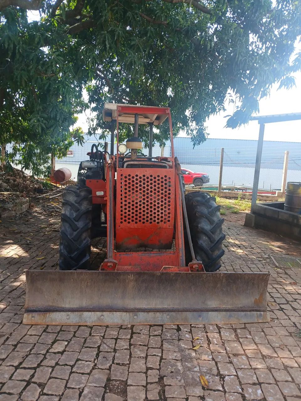 Trator Agrícola MF292 ano 2000 com lâmina frontal - Foto 2