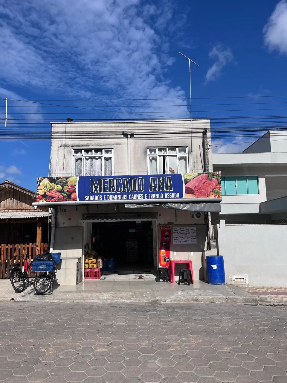  ? VENDE-SE CASA COM PONTO COMERCIAL 