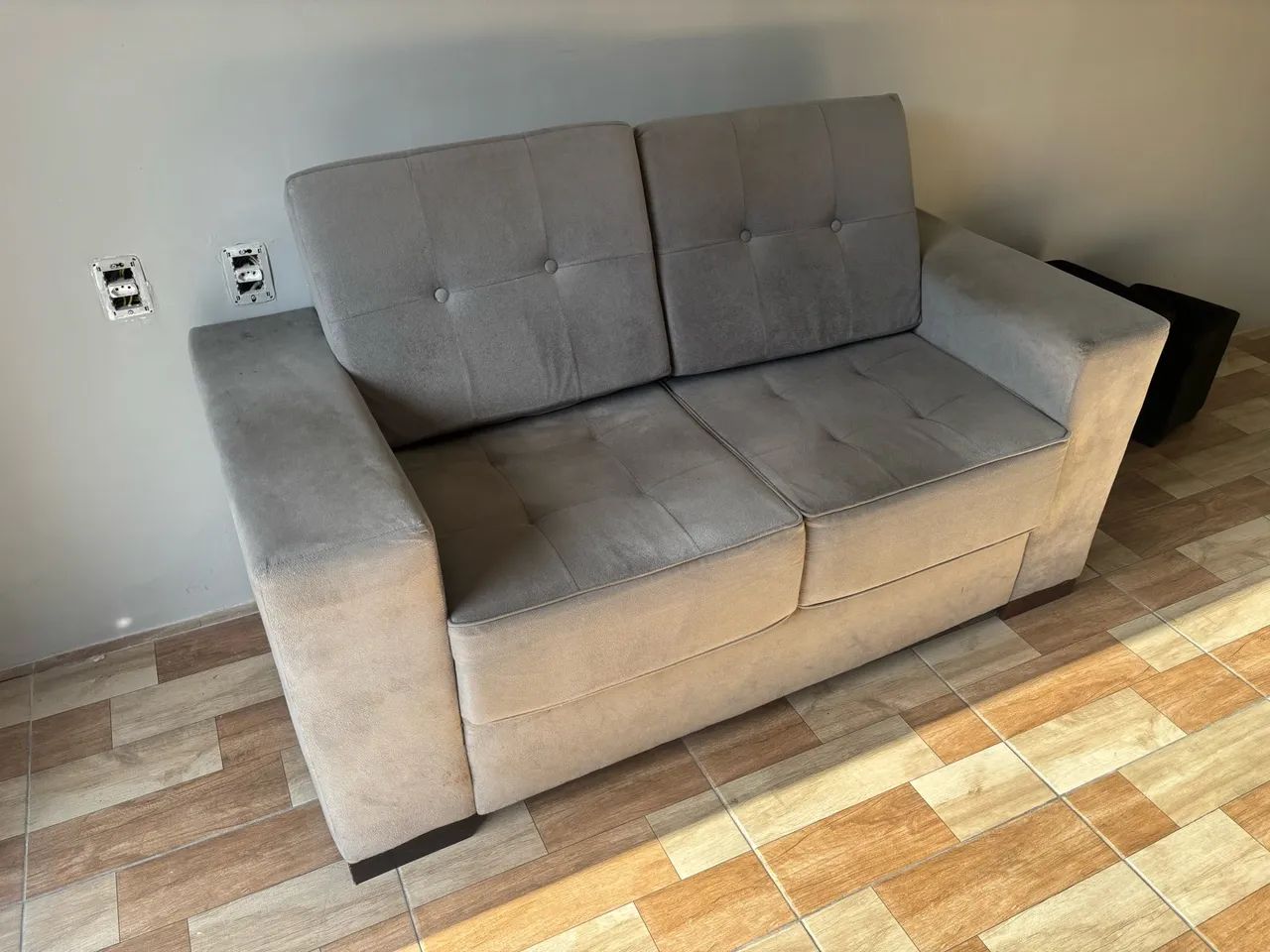 Vendo sofá de dois lugares  - Foto 2