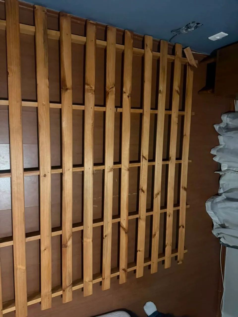 Cama Queen Madeira Maciça com Cabeceira Ripada Premium - Foto 3