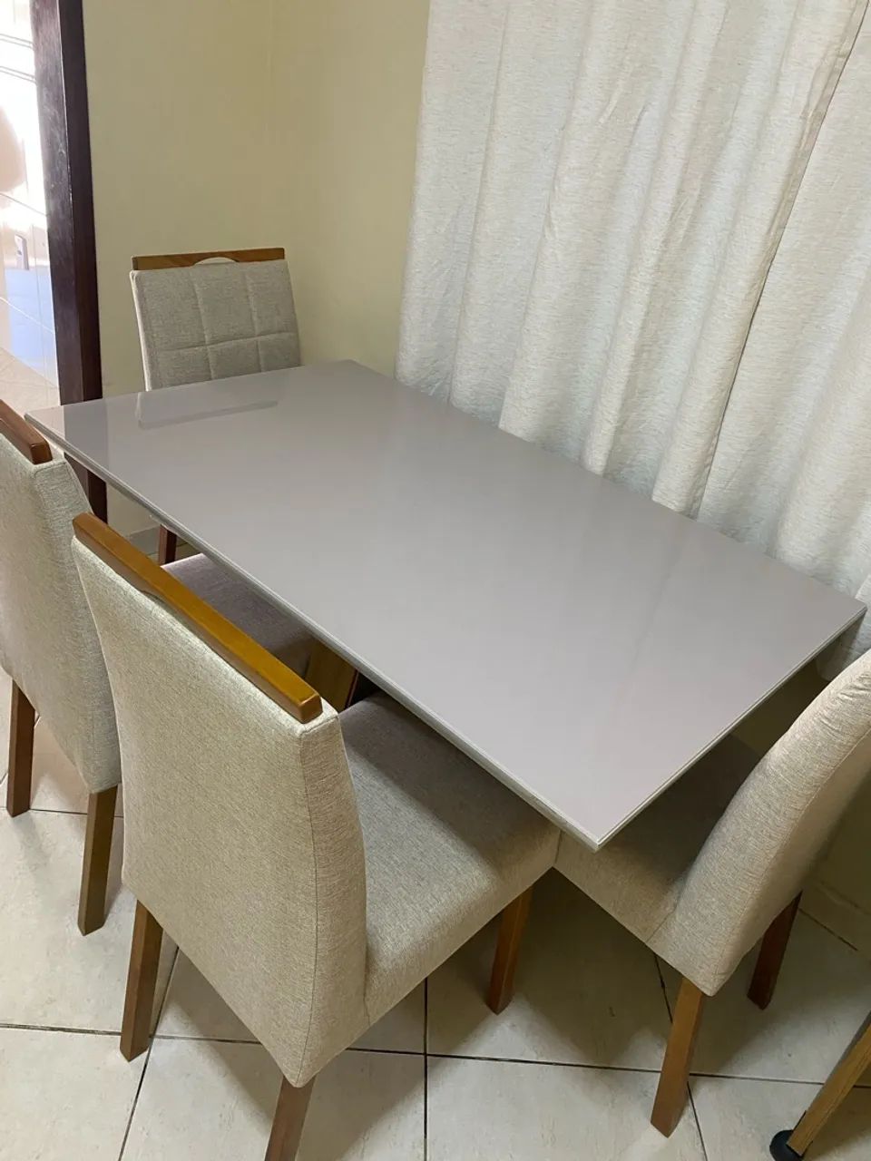 Mesa 4 cadeiras 