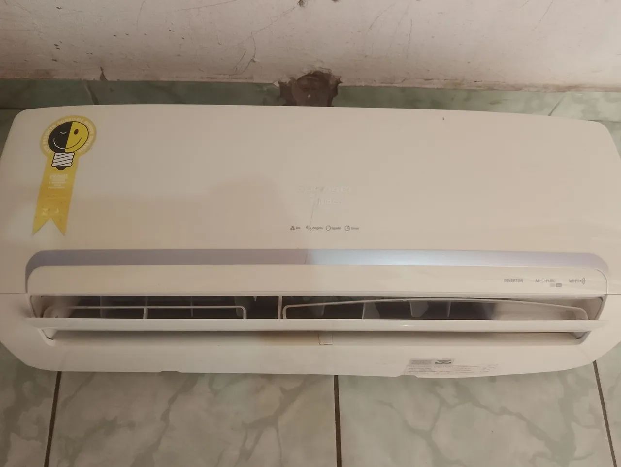 Vende-se ar condicionado.