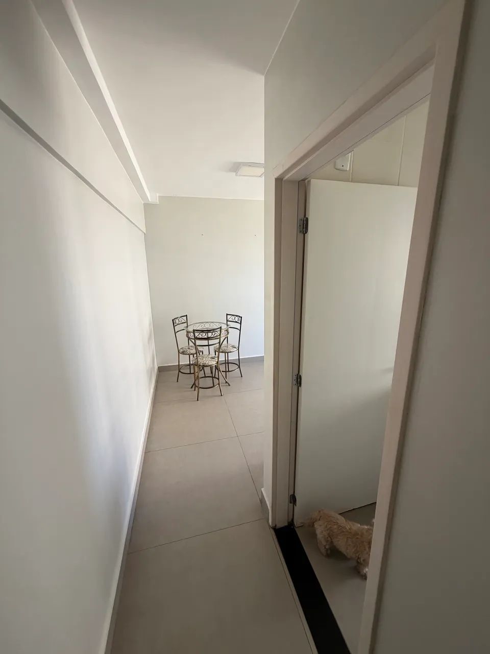 Ap 2 quartos, semi mobiliado!