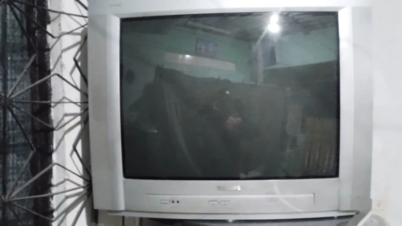 Tv de tubo funciona perfeitamente 