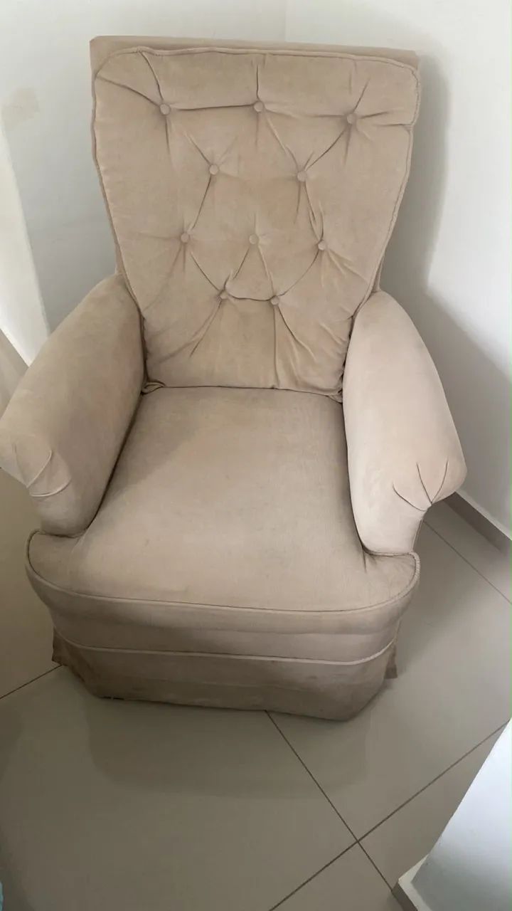 Poltrona de Amamentação em Suede Impecável 