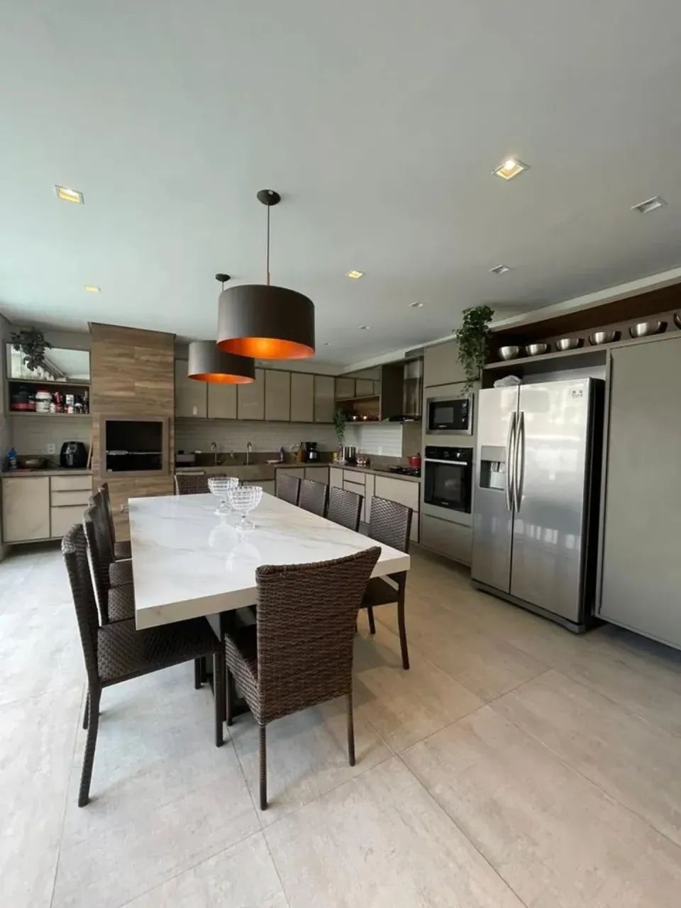 Casa Alto Padrão no Maison Cristally | 4 Suítes | Piscina | Área Gourmet | Condomínio Fech