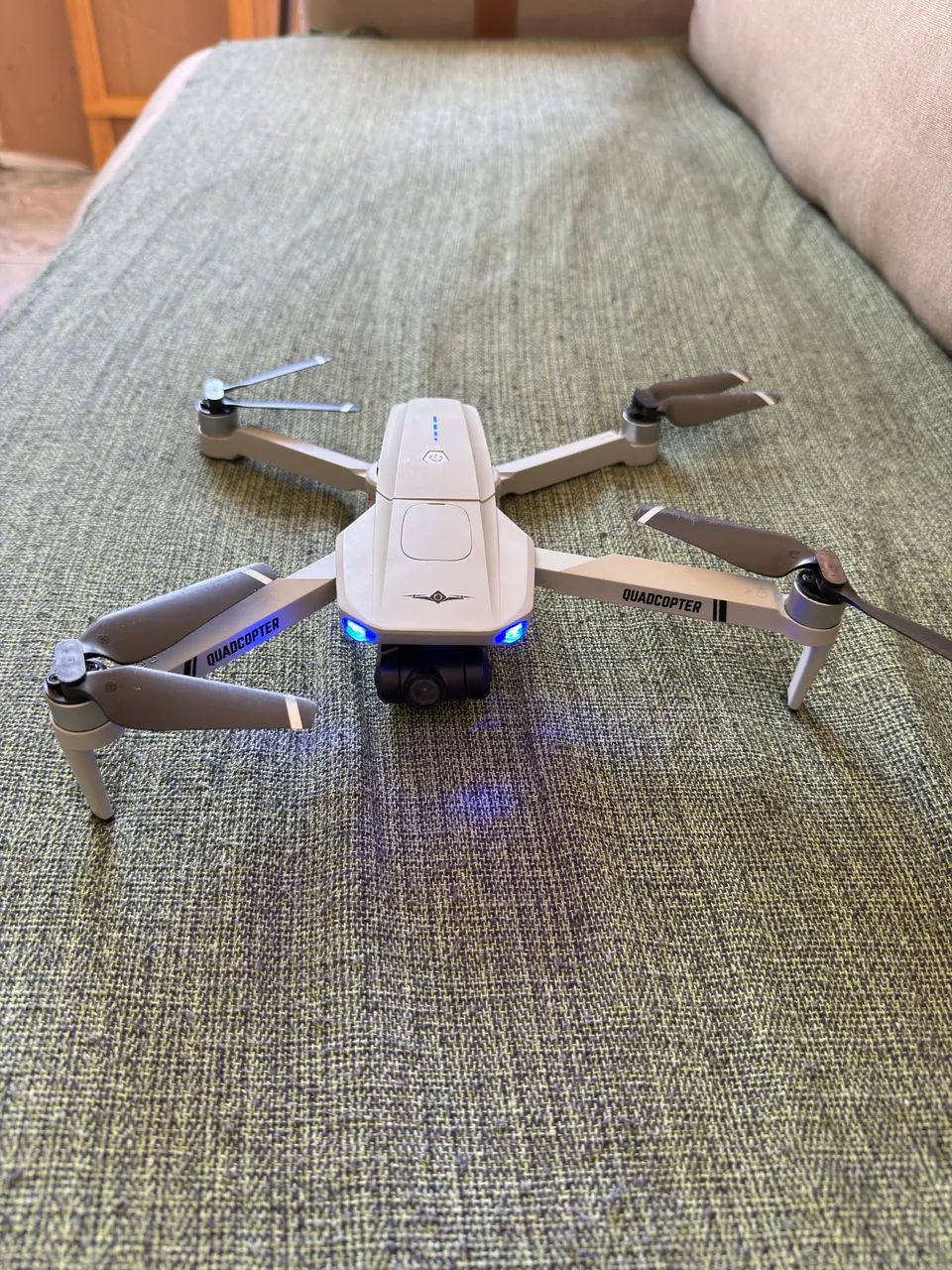 Drone KF102 com duas baterias - Foto 3