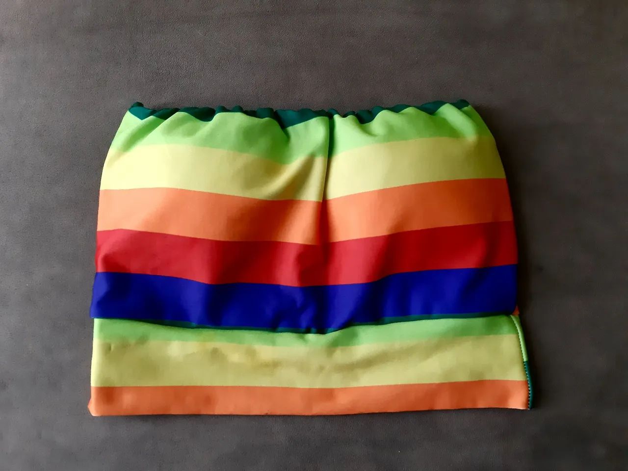 top cropped tomara que caia arco-íris