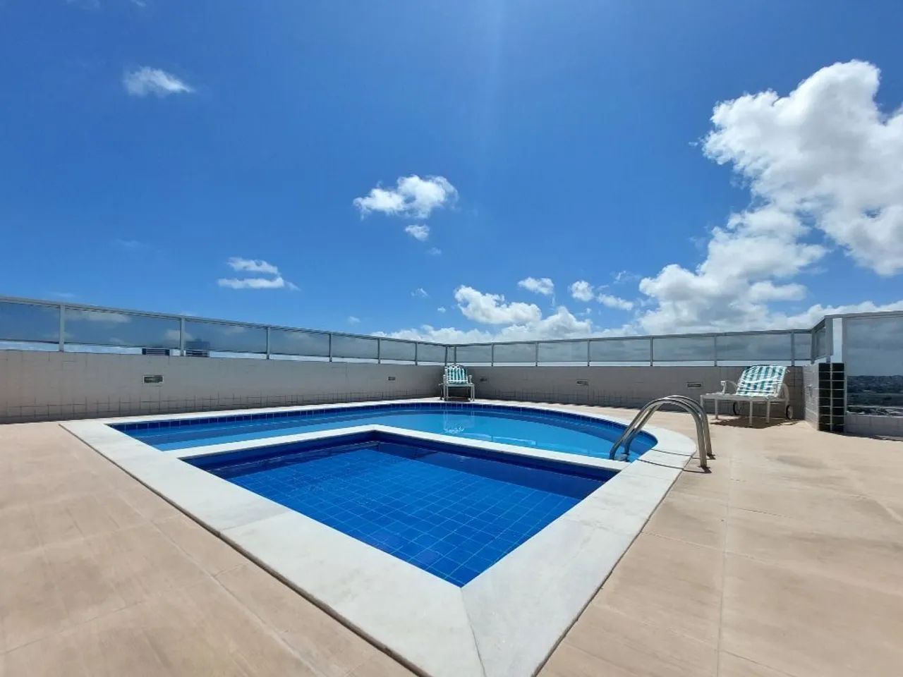 Apartamento com 2 quartos para alugar em Recife