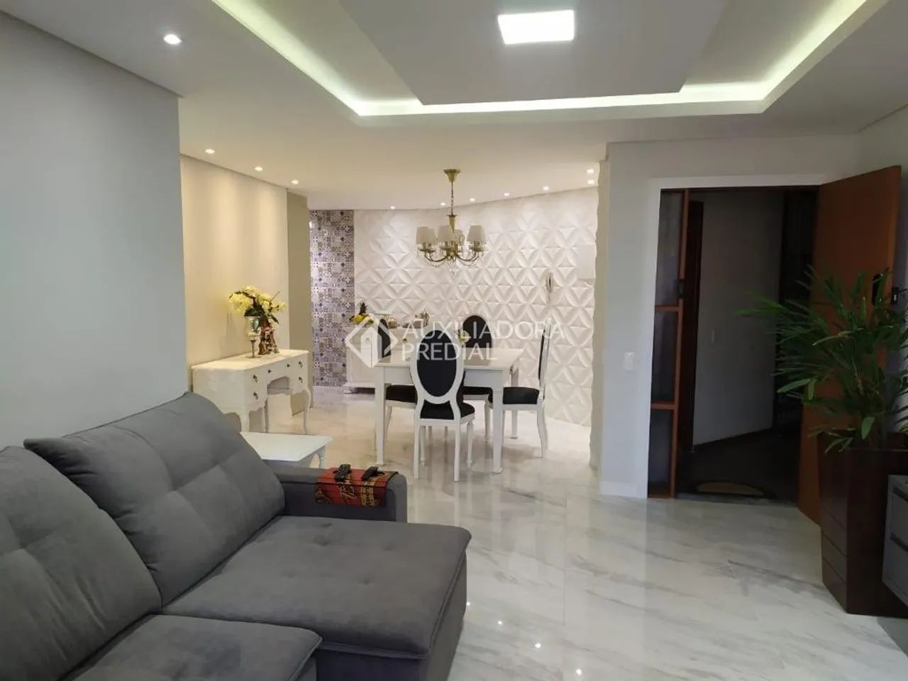 Apartamento pé na areia com 3 dormitórios, sendo 1 suíte