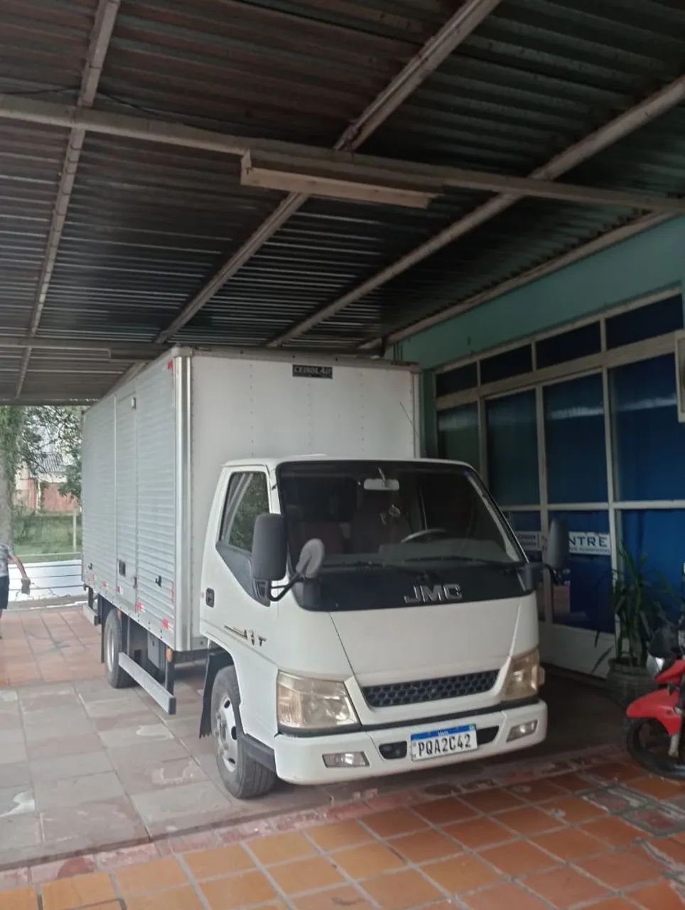 Faço mudanças e fretes
