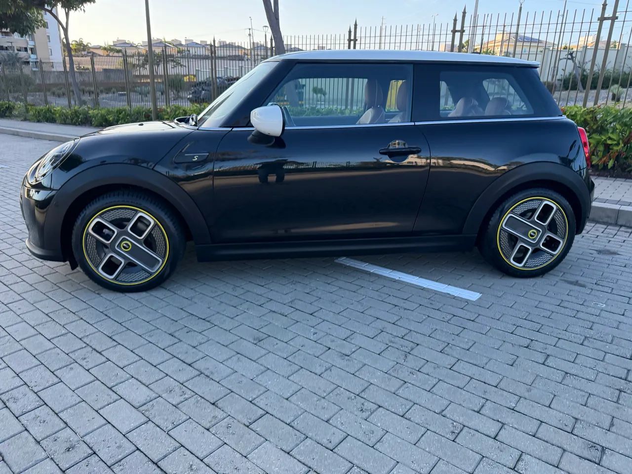 Mini Cooper SE Exclusive 3P (elétrico) 2024