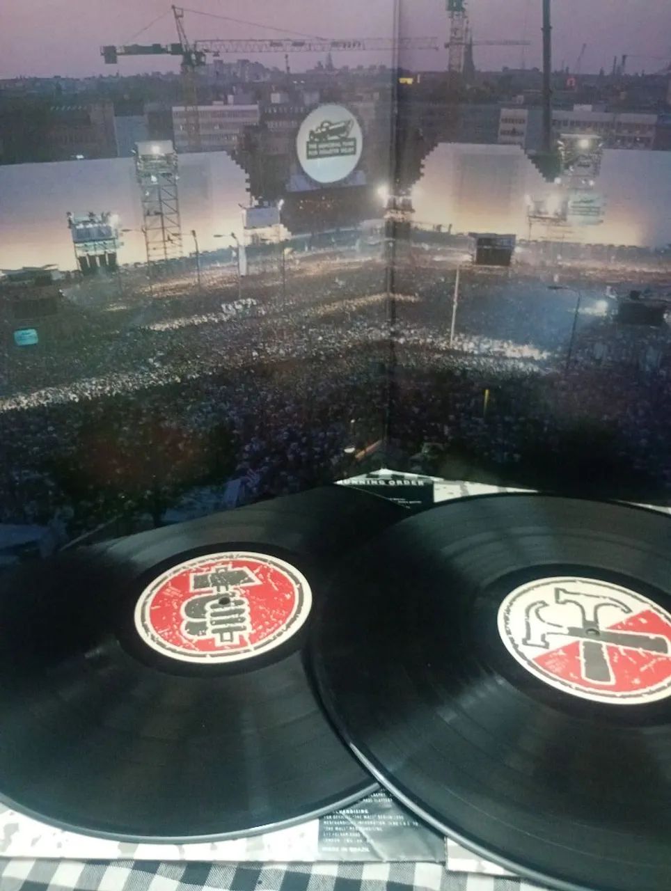 LP THE WALL ROGER WATERS ,1990 LIVE IN BERLIN  - Foto 2