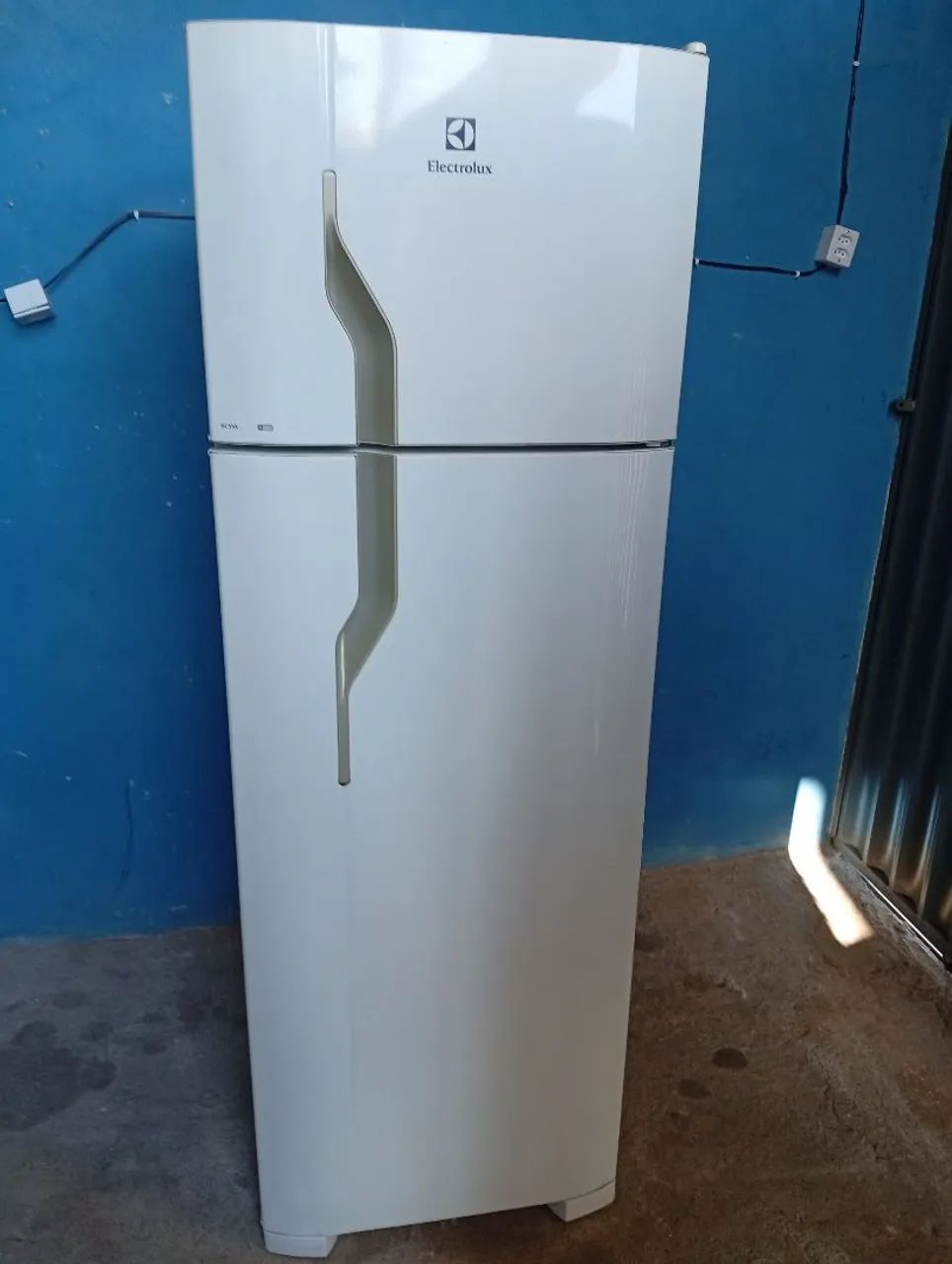 geladeira Eletrolux 260 litros funcionando perfeitamente