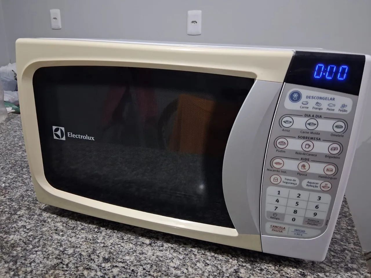 Microondas electrolux 20L perfeito estado.. - Foto 4