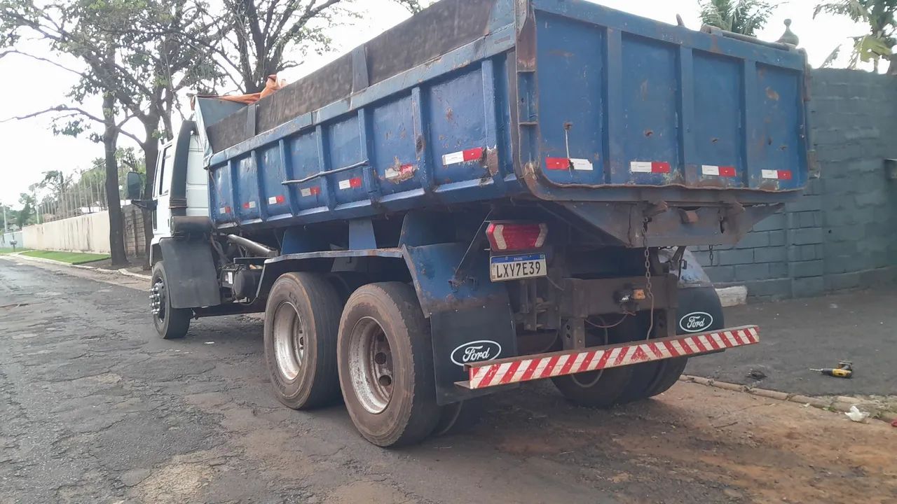 Ford cargo caçamba  - Foto 4