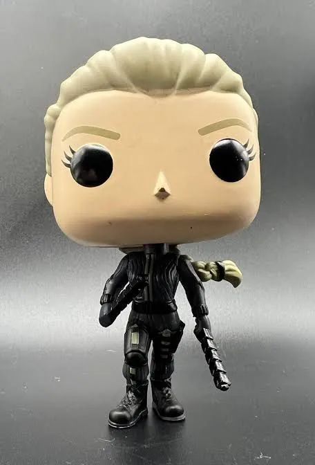 Funko pop marvel Yelena sem caixa
