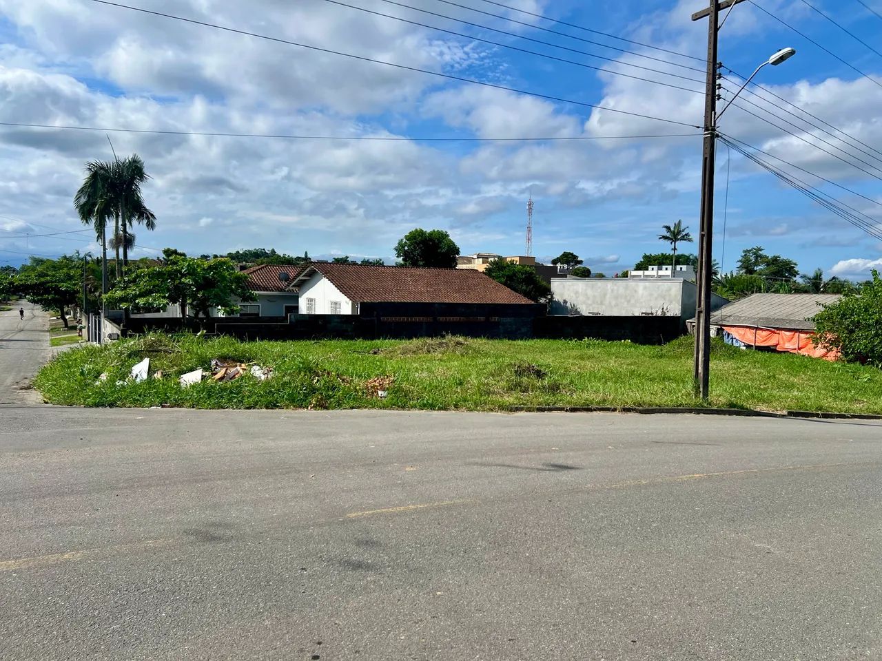 ESQUINA NO PARANAGUAMIRIM 