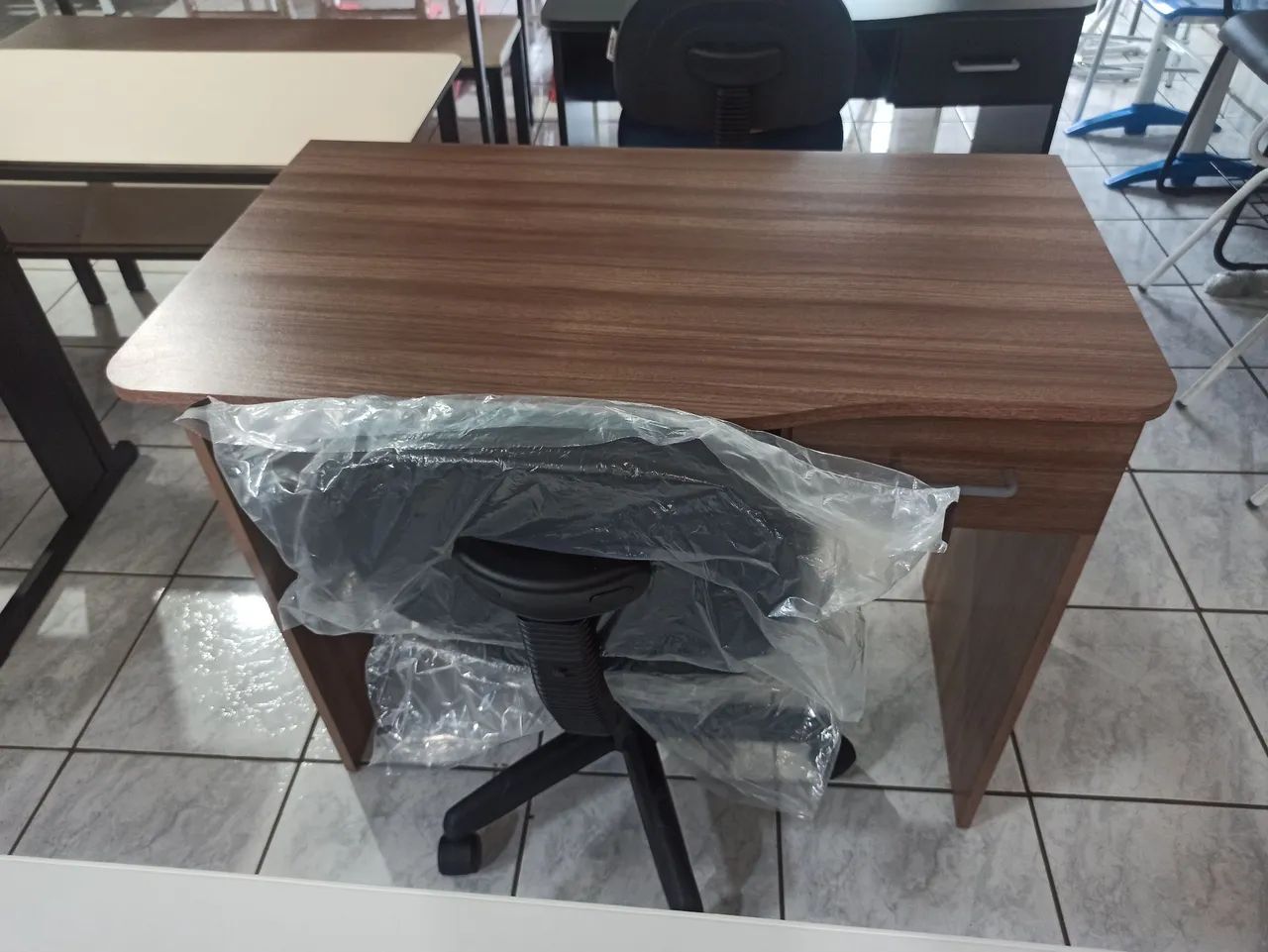Mesa e cadeira promoção 