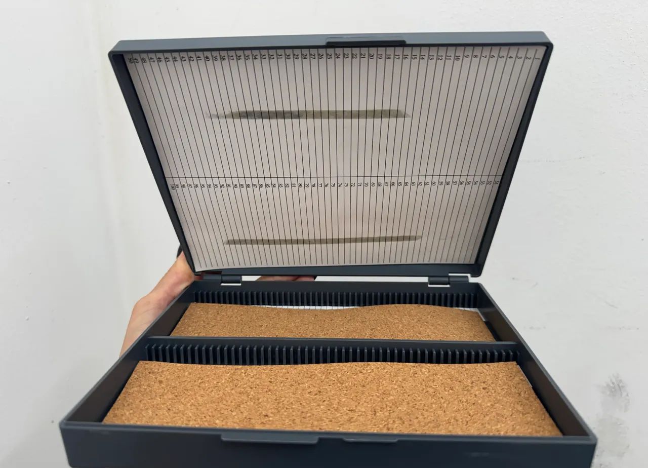 Porta lâminas microscopia 100 lugares  - Foto 2