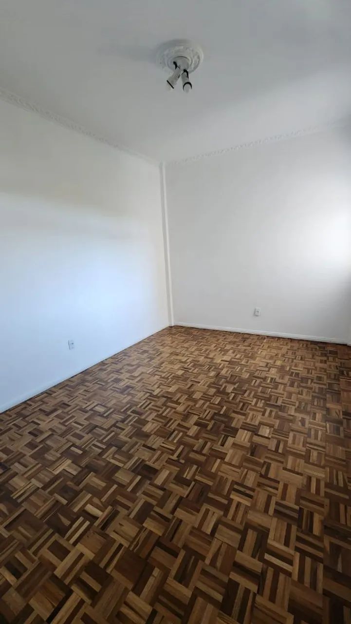 Ótimo apartamento no Coqueiros,  3 quartos, 2 andar, suíte, cozinha mobiliada - Foto 6