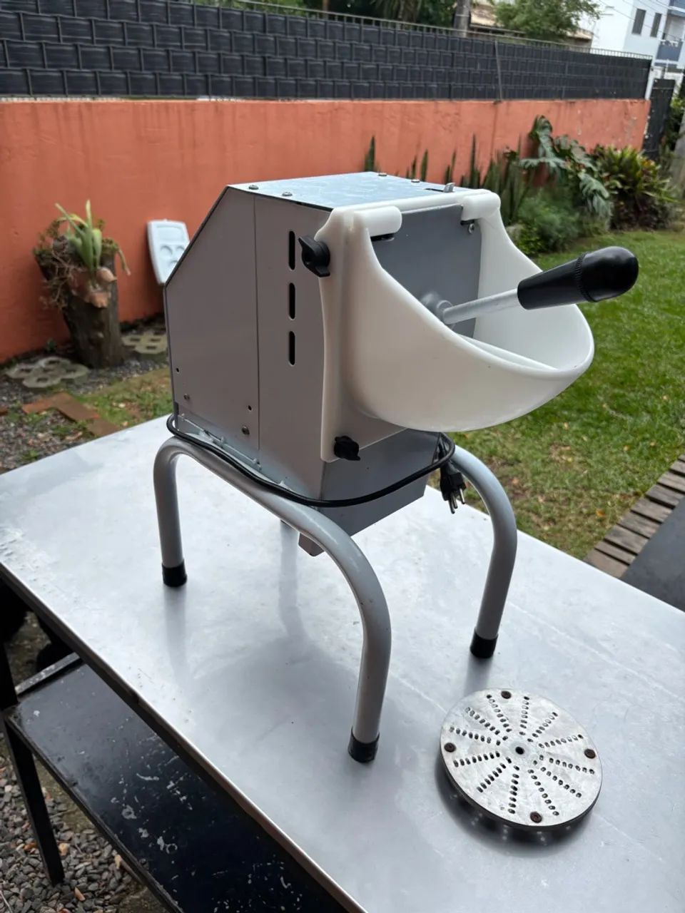MÁQUINA DE RALAR QUEIJO 