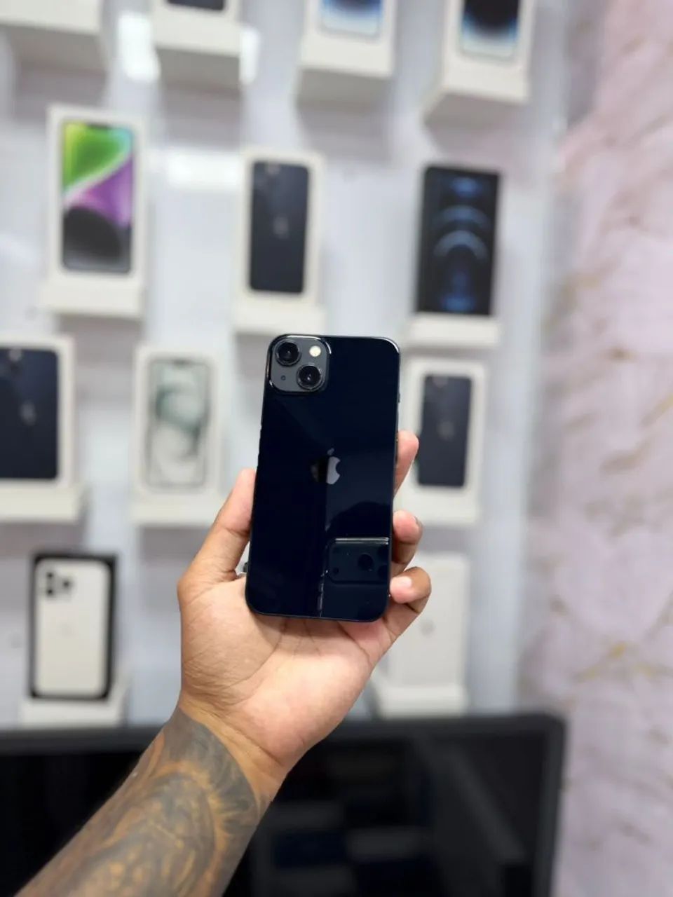 IPHONE 14 PLUS 256GB<br>R$ 3.199,00 MUITO LINDO
