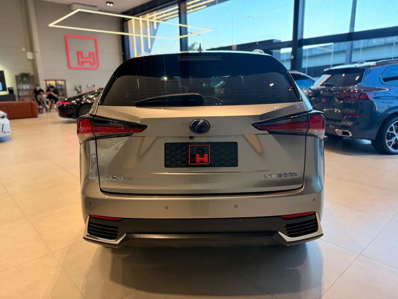 Lexus NX-300 H F-sport 2.5 16V Aut., foto 14 de 16