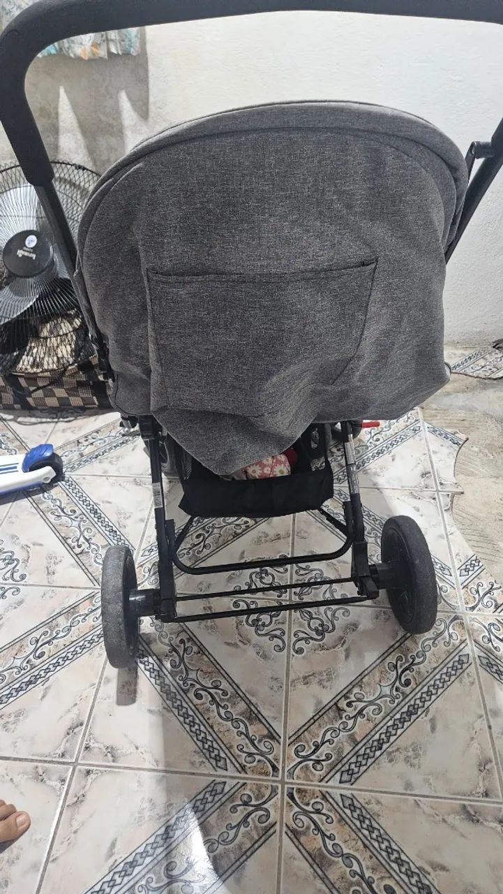 Carrinho de bebê + bebê conforto 