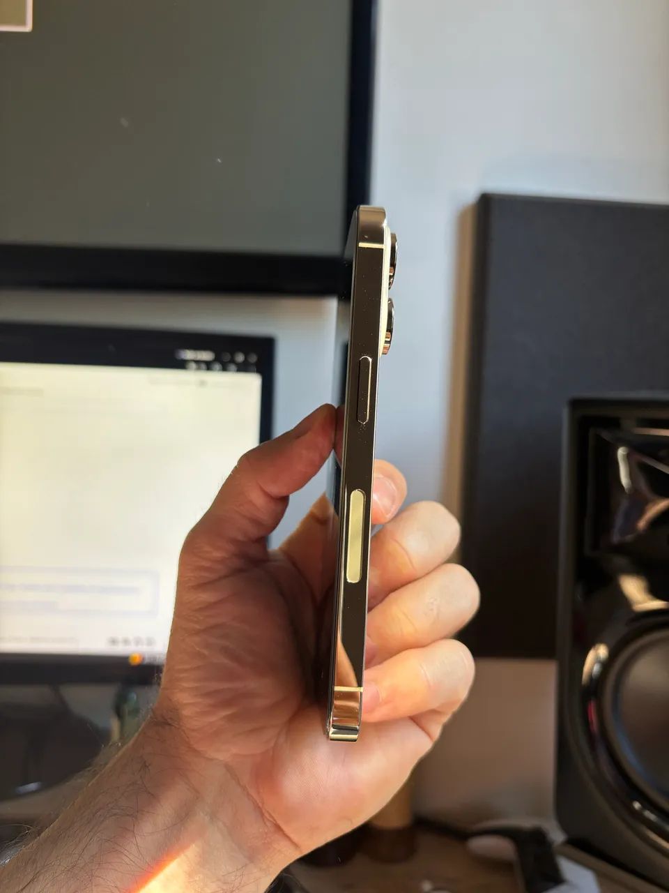 iPhone 14 Pro 85% 128g Dourado - Foto 3